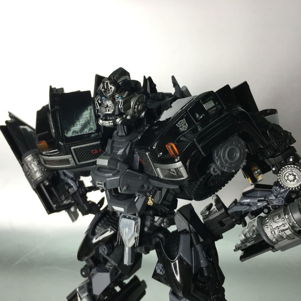 【开箱】mpm-6 ironhide 电影版铁皮细致还原