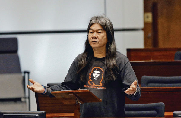 社民连立法会议员梁国雄