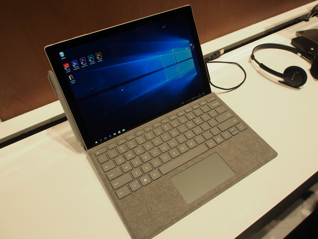 new surface pro 上手试!记者:操作加方便