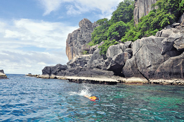 泰国龟岛 潜海底遇军舰