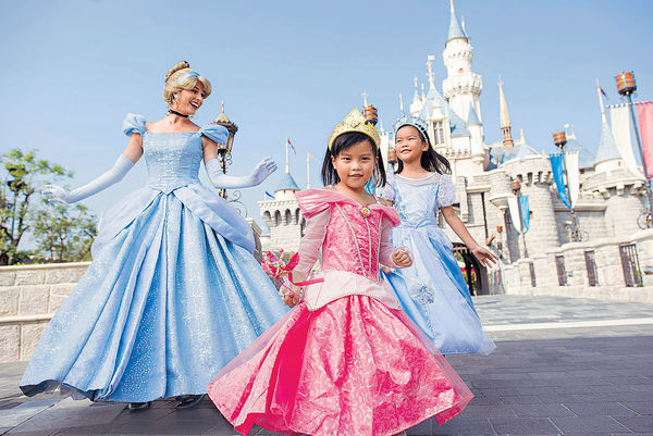 迪士尼周六推拍摄优惠 邀小公主参与巡游