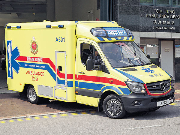 黄色救护车昨服役 3辆试行8个月