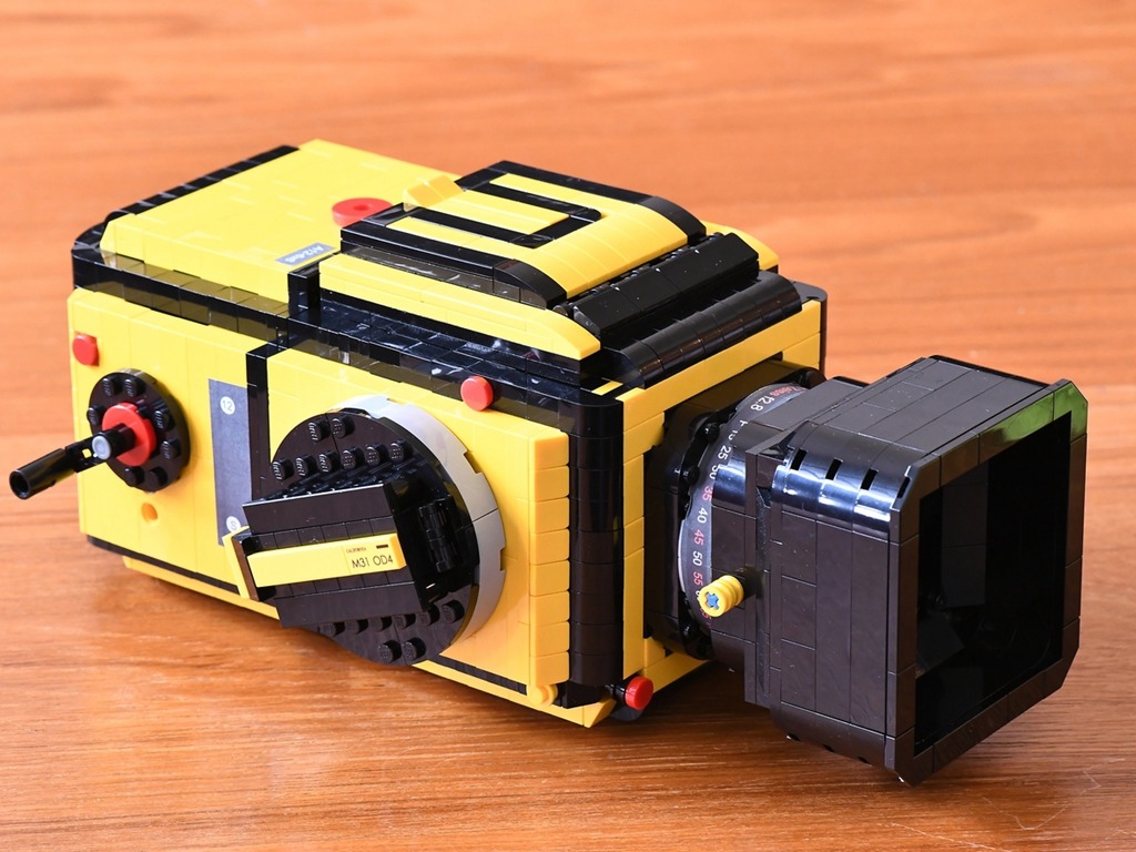 摄影师 lego 砌出中片幅 hasselblad 相机