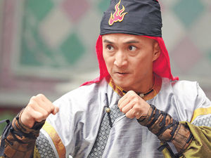 陈山聪饰演福长安,能文能武,与和珅结党敛财,为和坤贪污阵营中重要一