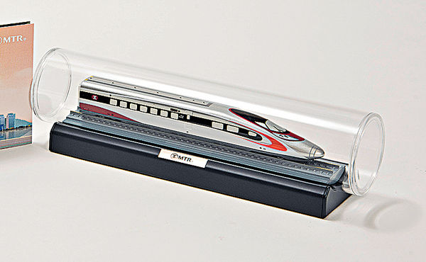 港苔423 开售限量版高铁模型